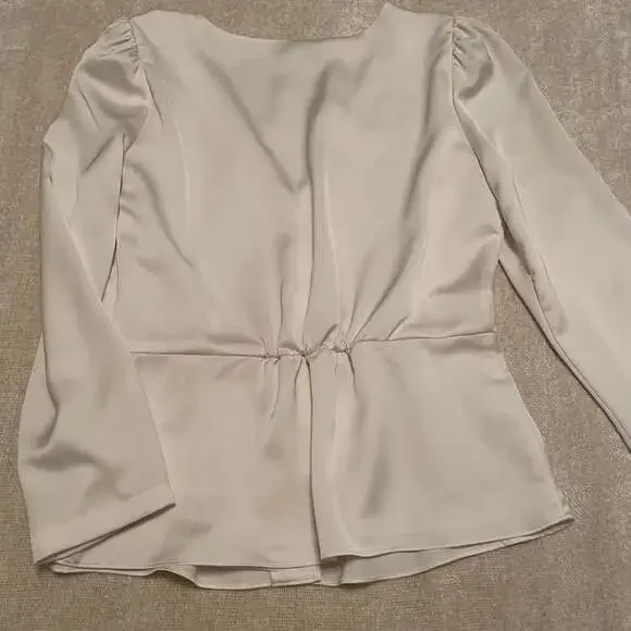 J. Crew Satin Long Sleeve Peplum Blouse Sz6 Ivory Old Money Lux - Picture 3 of 8